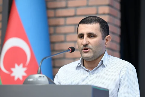 Nazir ölkəmizi beynəlxalq yarışlarda uğurla təmsil etmiş idmançılarla görüşüb