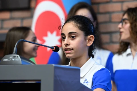 Nazir ölkəmizi beynəlxalq yarışlarda uğurla təmsil etmiş idmançılarla görüşüb