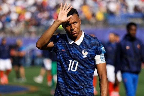 Mbappe onu təhqir edən paraqvaylı senatoru “alçaq qadın” adlandırıb