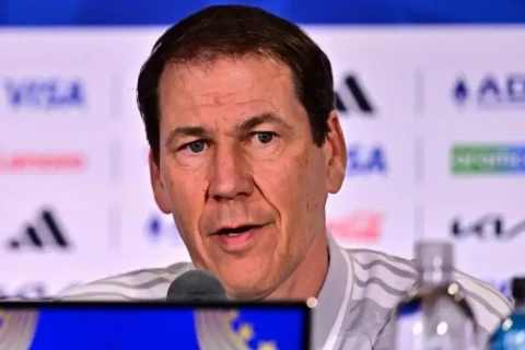 Rudi Qarsiyadan FIFA-ya sərt sözlər: “5 iyul axmaqlar günü imiş”
