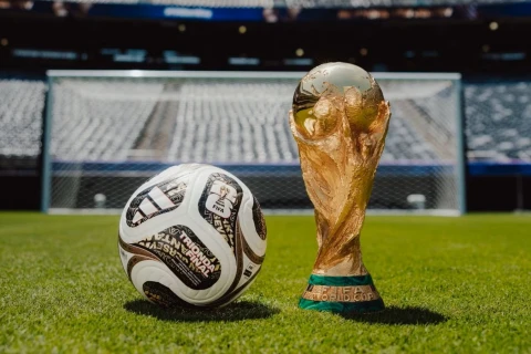 FİFA DÇ-2026-nın finalının topunu təqdim edib