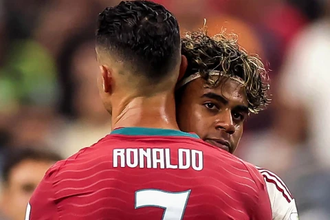 Ronaldo left alone after Portugal’s World Cup exit as Yamal consoles him