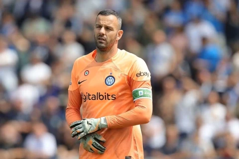 Samir Handanoviç “İnter”dən ayrıldığını açıqlayıb