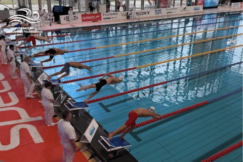 Азербайджанский пловец вышел в финал чемпионата Европы U-18