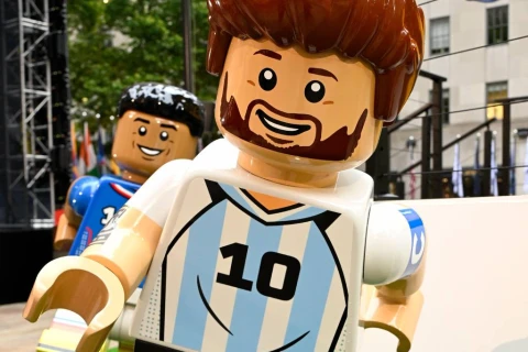 LEGO-dan Nyu-Yorkda nəhəng DÇ kuboku - FOTO
