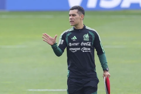 Экс-игрок "Барселоны" возглавил сборную Мексики