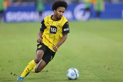 “Barselona” Adeyeminin transferini razılaşdırıb