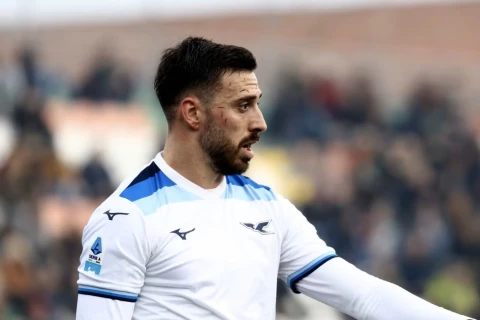 “Milan” “Latsio”nun müdafiəçisini 30 milyon avroya transfer edəcək