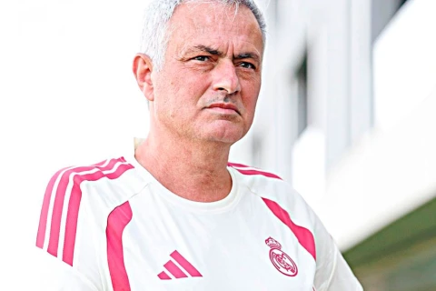 Mourinho returns to Real Madrid training base after 13 years