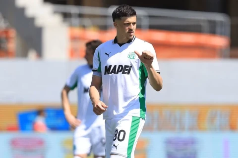 “Sassuolo”nun müdafiəçisi Muharemoviç “Lids”ə keçir