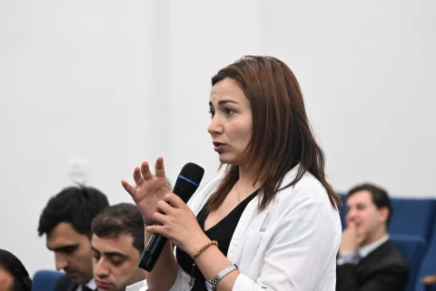 Fərid Qayıbov Xankəndi şəhərində idman federasiyalarının nümayəndələri ilə görüşüb