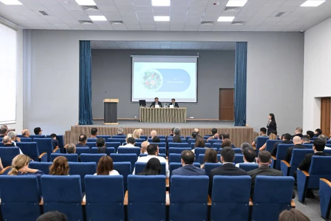 Fərid Qayıbov Xankəndi şəhərində idman federasiyalarının nümayəndələri ilə görüşüb