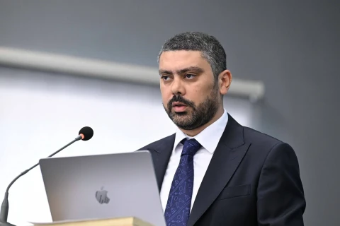Fərid Qayıbov Xankəndi şəhərində idman federasiyalarının nümayəndələri ilə görüşüb