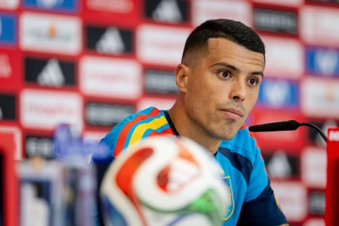 "Барселона" переключилась с Порро на Канселу