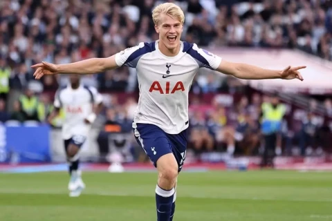 “Tottenhem” Berqvall üçün “Nyukasl”ın təklifini rədd edib