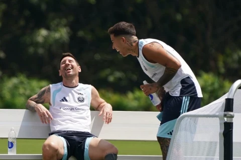 Enzo Fernandesin Messiyə 10 il əvvəl etdiyi müraciət gündəm oldu - FOTO