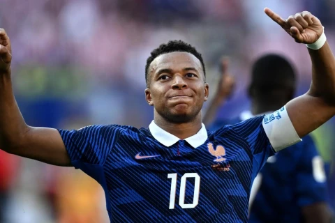 Kilian Mbappe DÇ-2026-nın bombardiri oldu