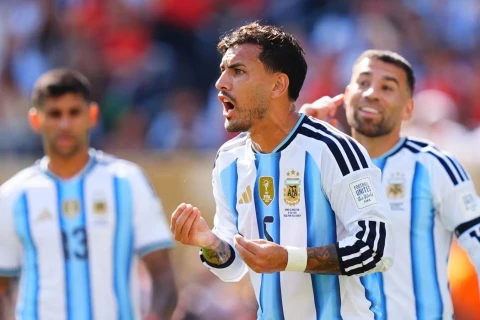 Paredes dünya çempionatında qabırğası sınığı ilə oynayıb