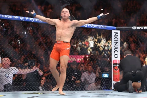 Pimblett Topuriyanın “UFC Freedom 250”dəki stulunu hərracda alıb