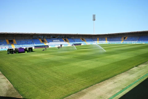 “Liv Bona Dea Arena”da ot örtüyü yenilənir - FOTO