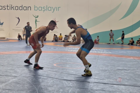 Azərbaycan güləş milliləri U-17 dünya çempionatı öncəsi açıq məşq keçirib - VİDEO