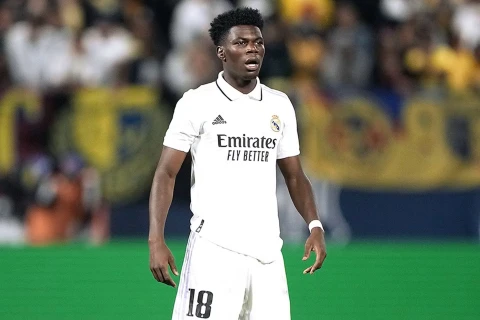 “Mançester Yunayted” Tçuameni ilə bağlı “Real Madrid”lə əlaqə saxlayıb