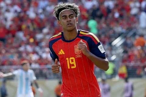 Arşavin: “Yamal heç vaxt Messi kimi olmayacaq”