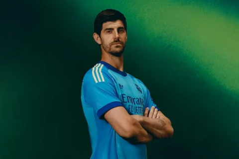 “Real Madrid” yeni mövsüm üçün ikinci formasını təqdim etdi