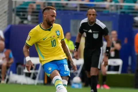 Neymar tənqidlərə sərt cavab verdi: “Öz həyatınızla məşğul olun”
