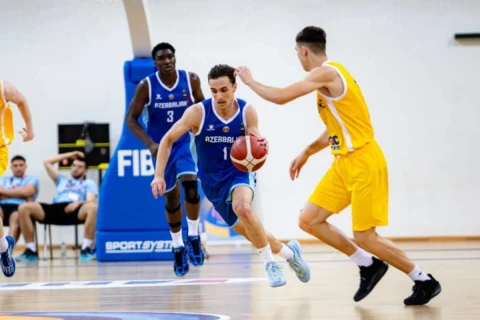 U-18 basketbol millimiz Avropa çempionatının B divizionunda ilk qrup qələbəsini qazanıb - YENİLƏNİB + FOTO