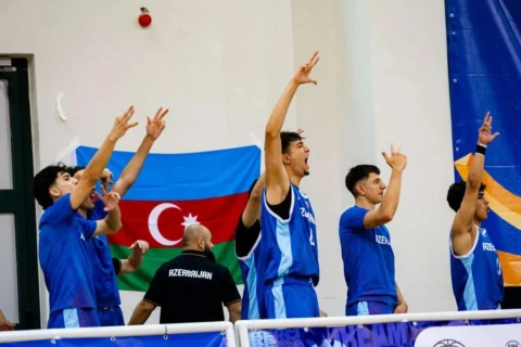 U-18 basketbol millimiz Avropa çempionatının B divizionunda ilk qrup qələbəsini qazanıb - YENİLƏNİB + FOTO