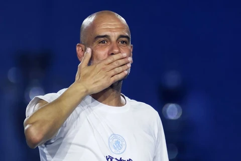 Guardiola taught me to focus on my own job, says Dani Alves