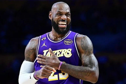 “Filadelfiya” rəsmi olaraq Lebron Ceymsi təqdim edib