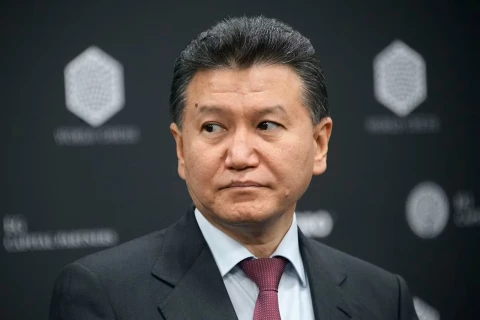 İlyumjinov şahmat fəaliyyətini dayandırdığını elan edib