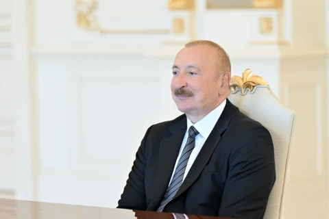 Prezident İlham Əliyev Dünya Güləş Birliyinin prezidentini qəbul edib - FOTO