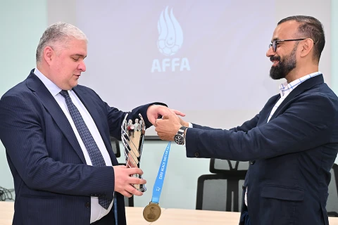 Генсек АФФА поздравил сборную Азербайджана по пляжному футболу - ФОТО