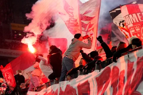 Bundesliga in talks over €1bn funding deal with Apollo Sports Capital