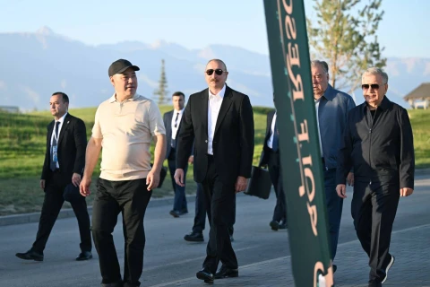 Prezident İlham Əliyev Çolpon-Ata şəhərində Qolf Klubun açılışında iştirak edib