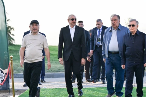 Prezident İlham Əliyev Çolpon-Ata şəhərində Qolf Klubun açılışında iştirak edib
