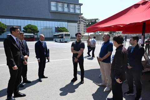 Fərid Qayıbov milli komandalara təklif edilən məhsullarla tanış olub