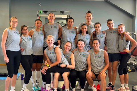 Voleybol millimiz Yunanıstanla hər iki yoxlama oyununda qələbə qazanıb