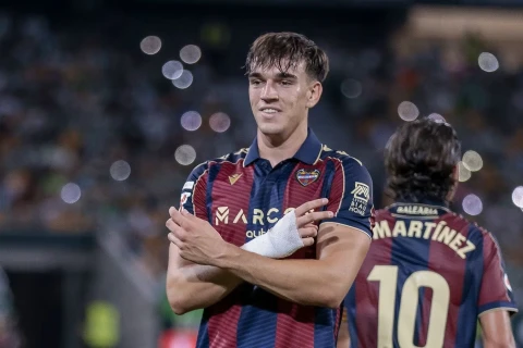 “Real” “Levante”nin hücumçusu Karlos Espini alıb