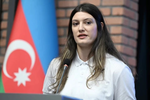 Fərid Qayıbov beynəlxalq yarışlarda uğur qazanan idmançılarla görüşüb