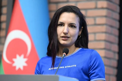 Fərid Qayıbov beynəlxalq yarışlarda uğur qazanan idmançılarla görüşüb