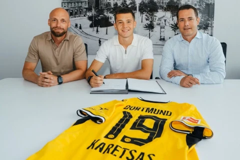 “Borussiya Dortmund” 18 yaşlı yarımmüdafiəçinin transferini açıqlayıb