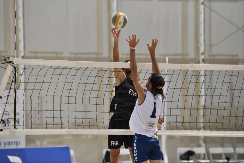 Çimərlik voleybolu üzrə ölkə çempionatında bürünc medalların sahibi məlum olub
