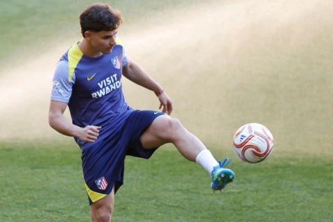 Alvares Dekoya “Atletiko”ya təzyiq göstərməyə hazır olduğunu bildirib