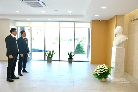 Fərid Qayıbov Xankəndi stadionunda aparılan işlərlə maraqlanıb
