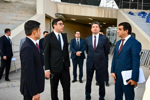 Fərid Qayıbov Xankəndi stadionunda aparılan işlərlə maraqlanıb