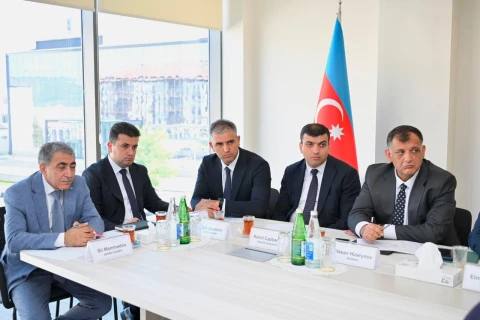 Fərid Qayıbov Xankəndi stadionunda aparılan işlərlə maraqlanıb